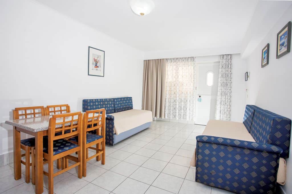 ΟΙΚΟΓΕΝΕΙΑΚΟ ΔΩΜΑΤΙΟ