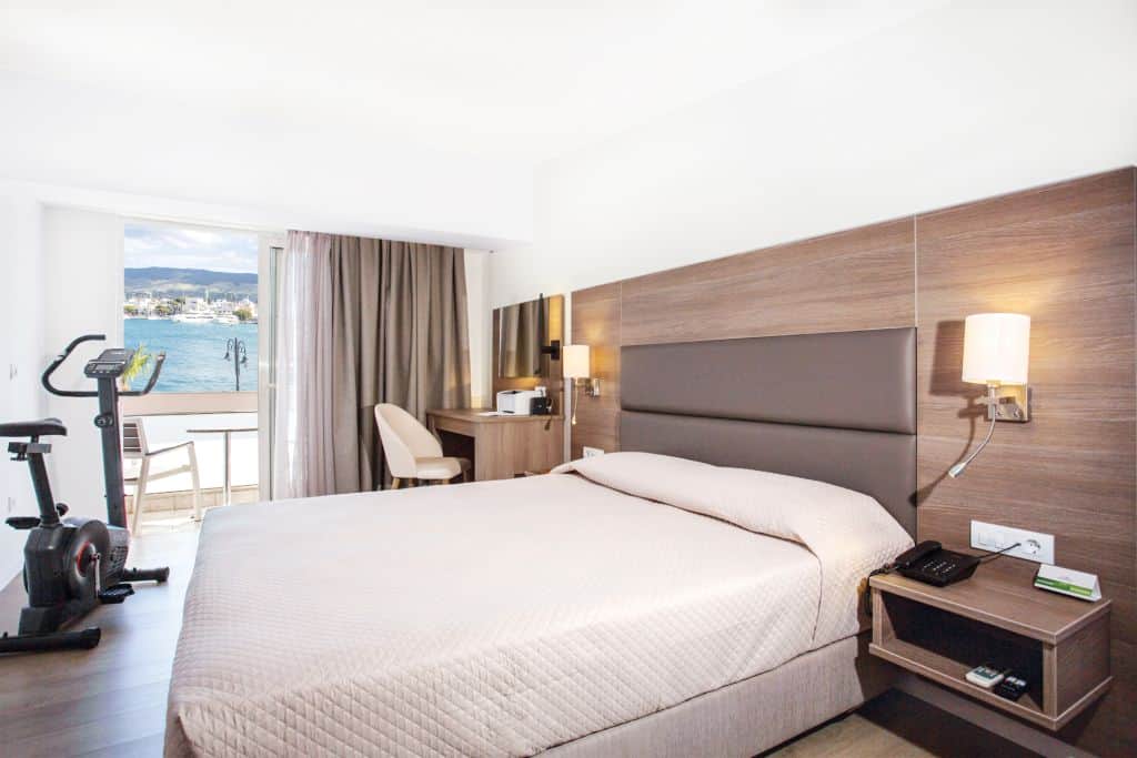 BUSINESS SUPERIOR ΔΙΚΛΙΝΟ