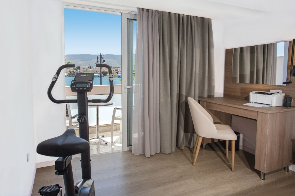 BUSINESS SUPERIOR ΔΙΚΛΙΝΟ