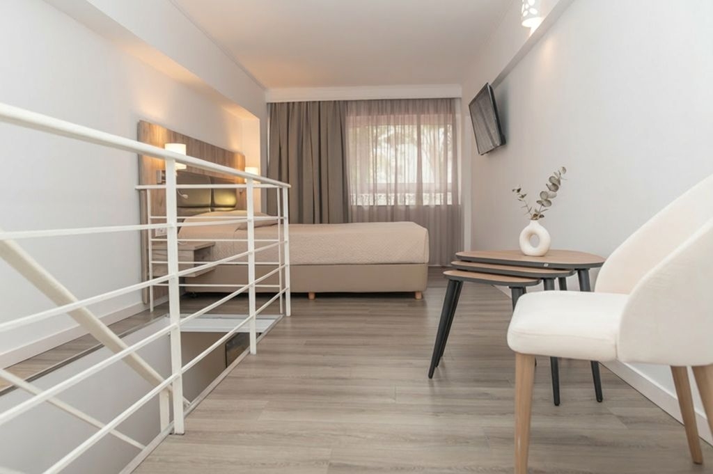 STANDARD LOFT